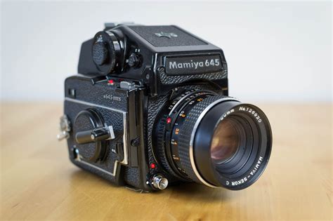 Mamiya 645 .